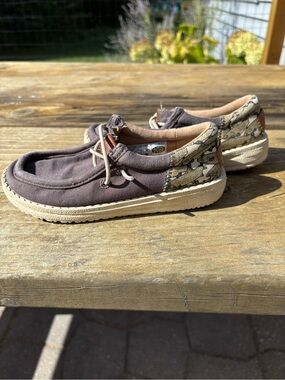 Hey Dude Toddler Boy Size 11 Wally Funk Y Fish Camo